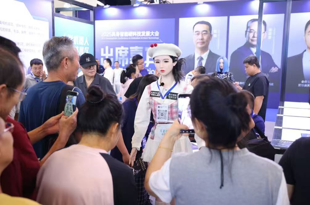 8166!首日到场近万观众,实力印证华机展京津冀下半年必看自动化展-华机展