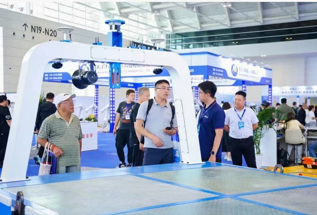 8166!首日到场近万观众,实力印证华机展京津冀下半年必看自动化展-华机展